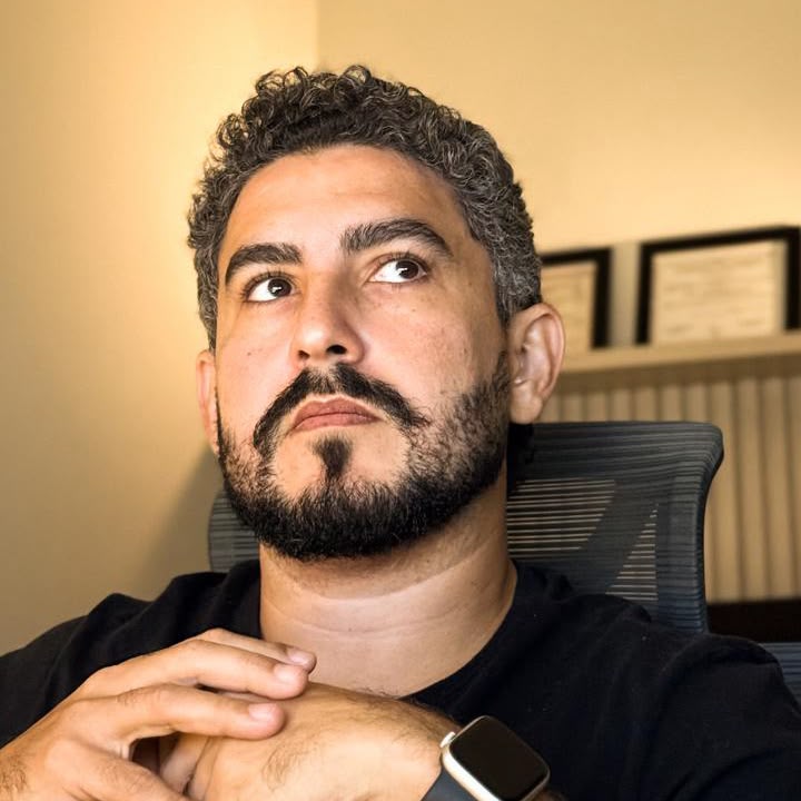 Retrato de Francisco Winter dos Santos Figueiredo, PhD em Ciências da Saúde